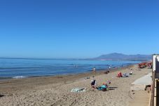 Villa i Marbella - Super Andalusian Villa Near Beach with Heated Pool