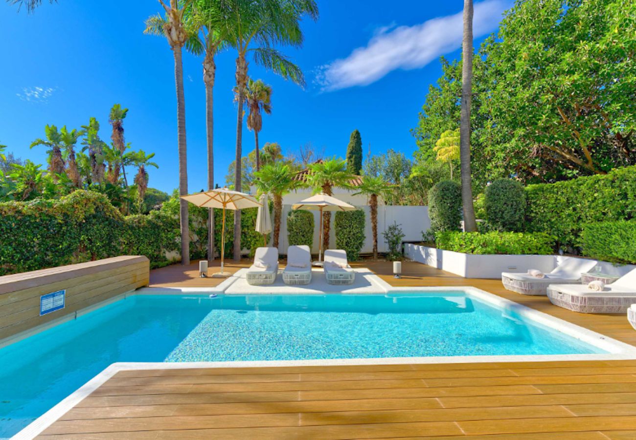 Villa i Marbella - Contemporary & Very Spacious Villa Puerto Banus