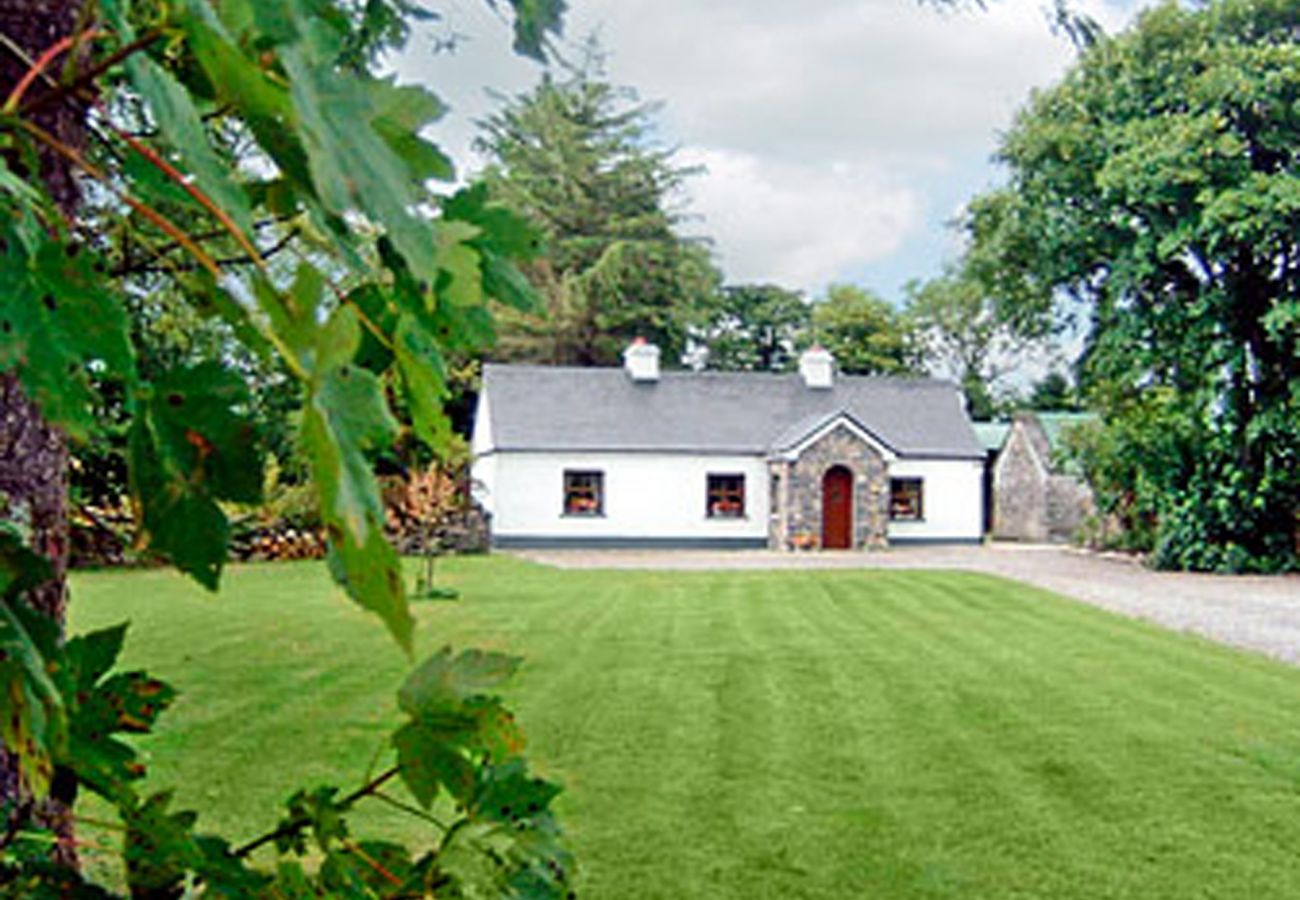 Hus i Castlebar - Clydagh (TR1) Holiday Cottage