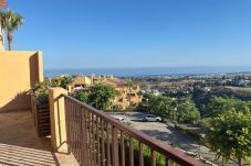Appartement in Benahavís - 3-Bedroom Apartment with Sea & Mountain Views