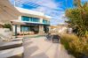 Villa in Marbella - Beachfront Villa with Heated Pool & Spa