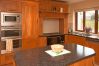 Huis in Cleggan - Cleggan Holiday Home 4 Bed Ref 238