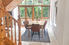 Old Court House Holiday Home, Pretty Lakeside Self Catering Holiday Accommodation Available Near Terryglass & Lough Derg in County Tipperary | Read Mo