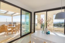 Appartement in Marbella - Luxurious Penthouse with Spa Amenities