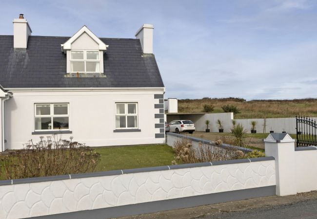 Huis in Doonbeg - Matthews Traditional Holiday Cottage