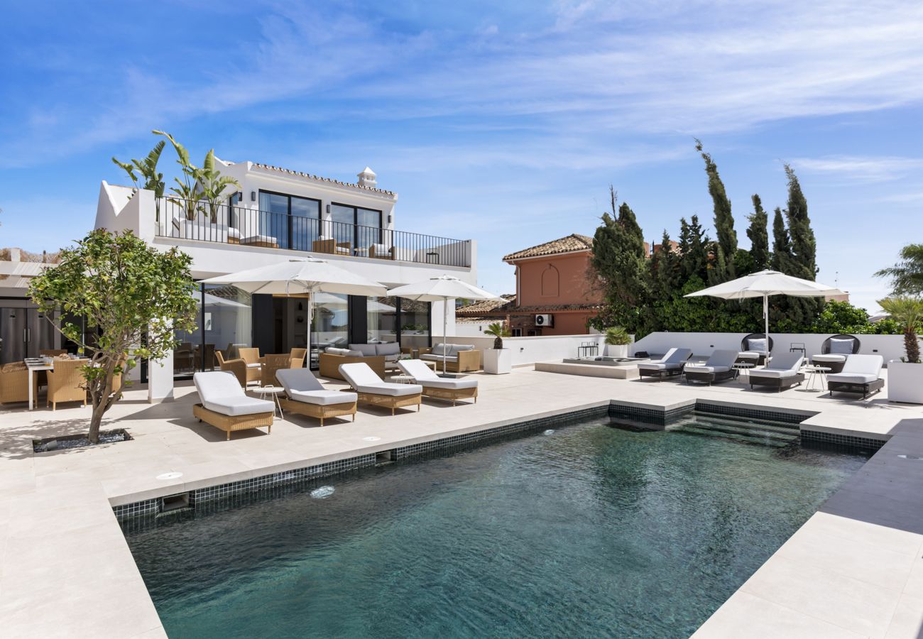 Villa en Marbella - Private Luxury Villa Steps from the beach!