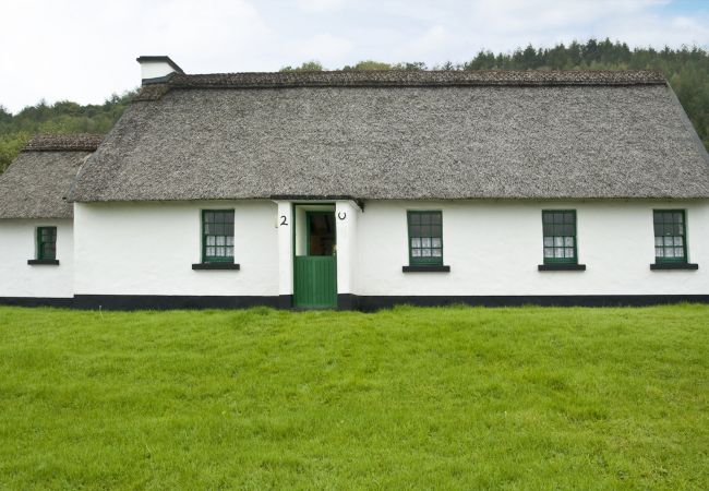 Corofin Lake Cottages (3 Bed), Traditional Holiday Cottages Available Near the Burren in County Clare Corofin Lake Cottages (3 Bed), Traditional Holiday Cottages Available Near the Burren in County Clare