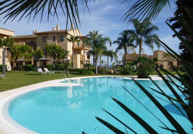 Apartamento en Benahavís - 3-Bedroom Apartment with Sea & Mountain Views