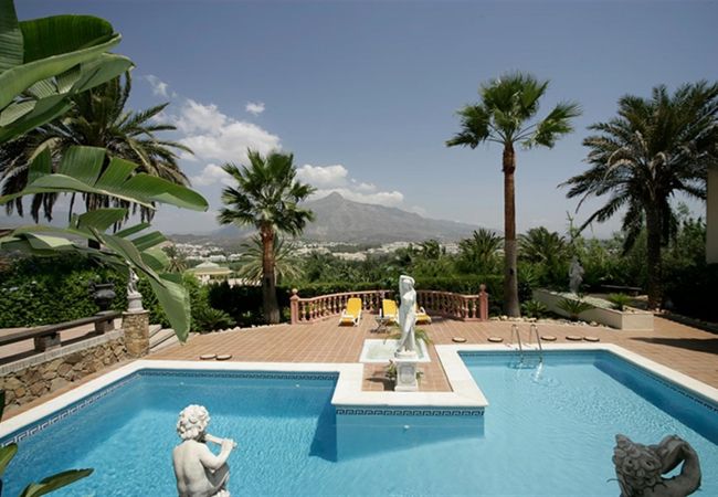 Villa en Marbella - UNIQUE LUXURIOUS AND PALACIAL VILLA