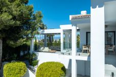 Villa en Marbella - Elegant Villa with sea Views & Pool Marbella