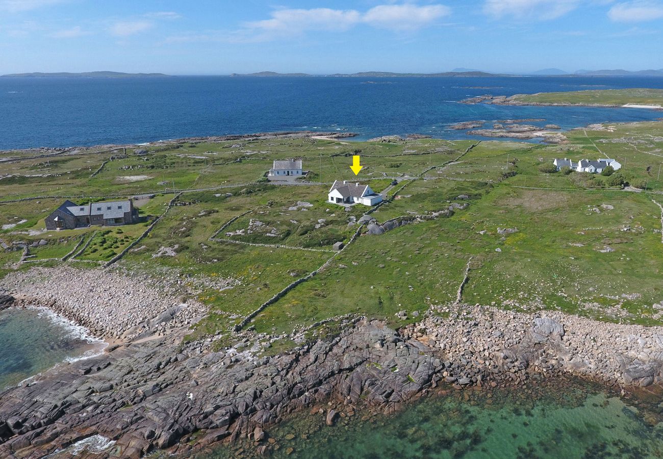 Claddaghduff Holiday Cottage Self Catering Cottage Connemara Galway Claddaghduff Holiday Cottage, Pretty Seaside Holiday Cottage in Connemara County Galway