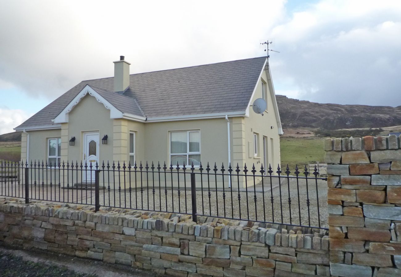 Harefield Holiday Home, Large Seaside Holiday Accommodation beside Kilcar in County Donegal Harefield Holiday Home, Large Seaside Holiday Accommodation beside Kilcar in County Donegal