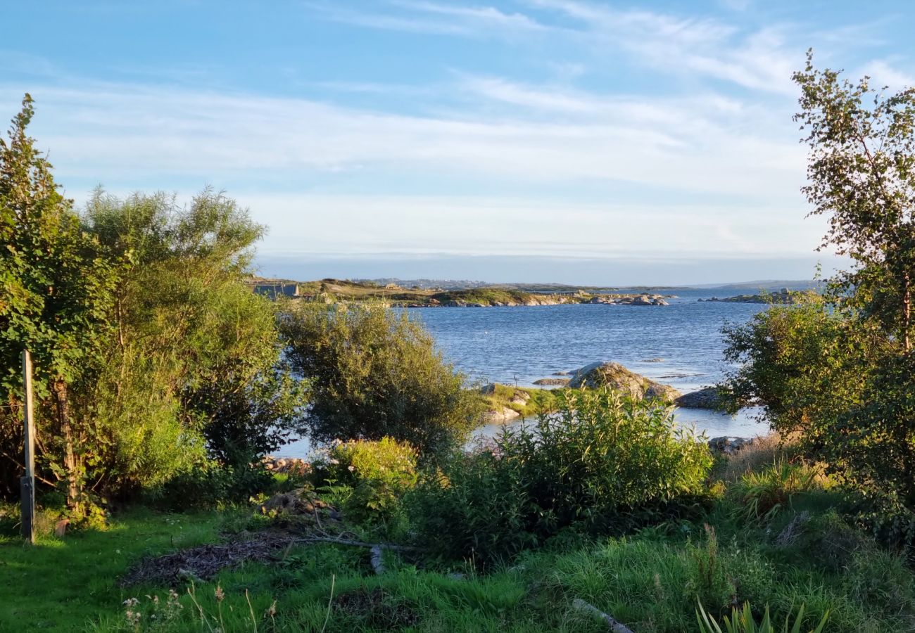 Bealadangan Holiday Home, Coastal Holiday Home Available in Connemara, County Galway Bealadangan Holiday Home, Coastal Holiday Home Available in Connemara, County Galway