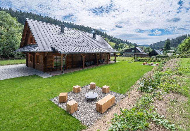 Villa en Velké Karlovice - Velké Karlovice MKR545