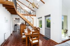 Dining room in Clifden Countryside Holiday Home in Galway