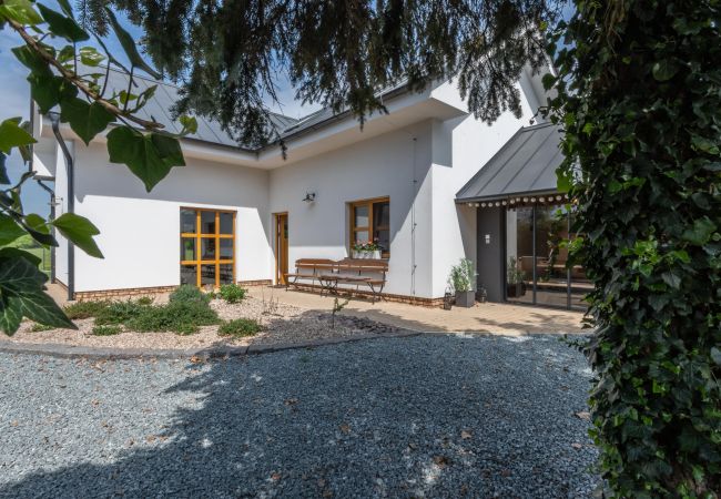 Villa en Kladruby nad Labem - Komarov PKK031