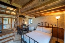 Master Bedroom Ventry Farm Seaside Cottage 