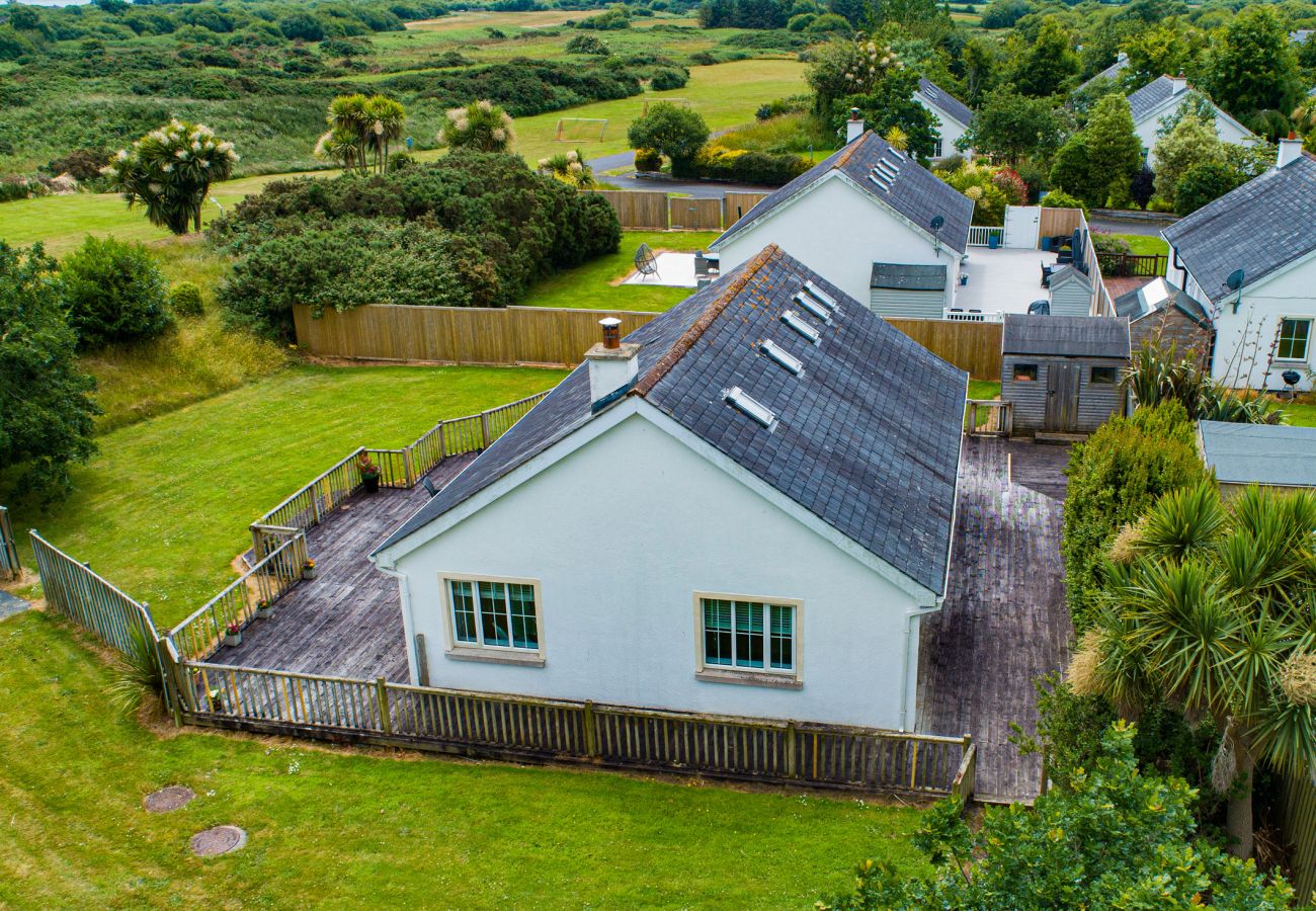 Exterior Brittas Bay Holiday Park No.18- Sandy Beach Seaside Retreat-Self Catering Seaside Holiday Home Brittas Bay County Wicklow Exterior Brittas Bay Holiday Park No.18- Sandy Beach Seaside Retreat-Self Catering Seaside Holiday Home Brittas Bay County Wicklow