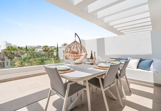 Apartamento en Casares - Modern 3-pax Apt & Solarium ALCAZABA LAGOON (2023)