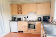 Seacliff Holiday Home No 43. Modern bright kitchen with all appliances. 