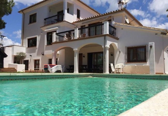 villa à Marbella - Stunning 7-Bedroom Beachside Villa in Marbella