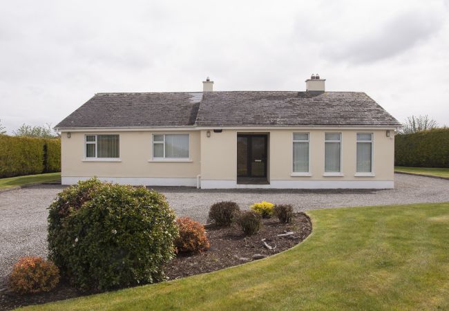 Eagle View Holiday Home, Moone, Athy, County Kildare Eagle View, Self-Catering Family Friendly Holiday Home, near Athy, County Kildare