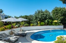 Villa à Marbella - Elegant Villa with sea Views & Pool Marbella