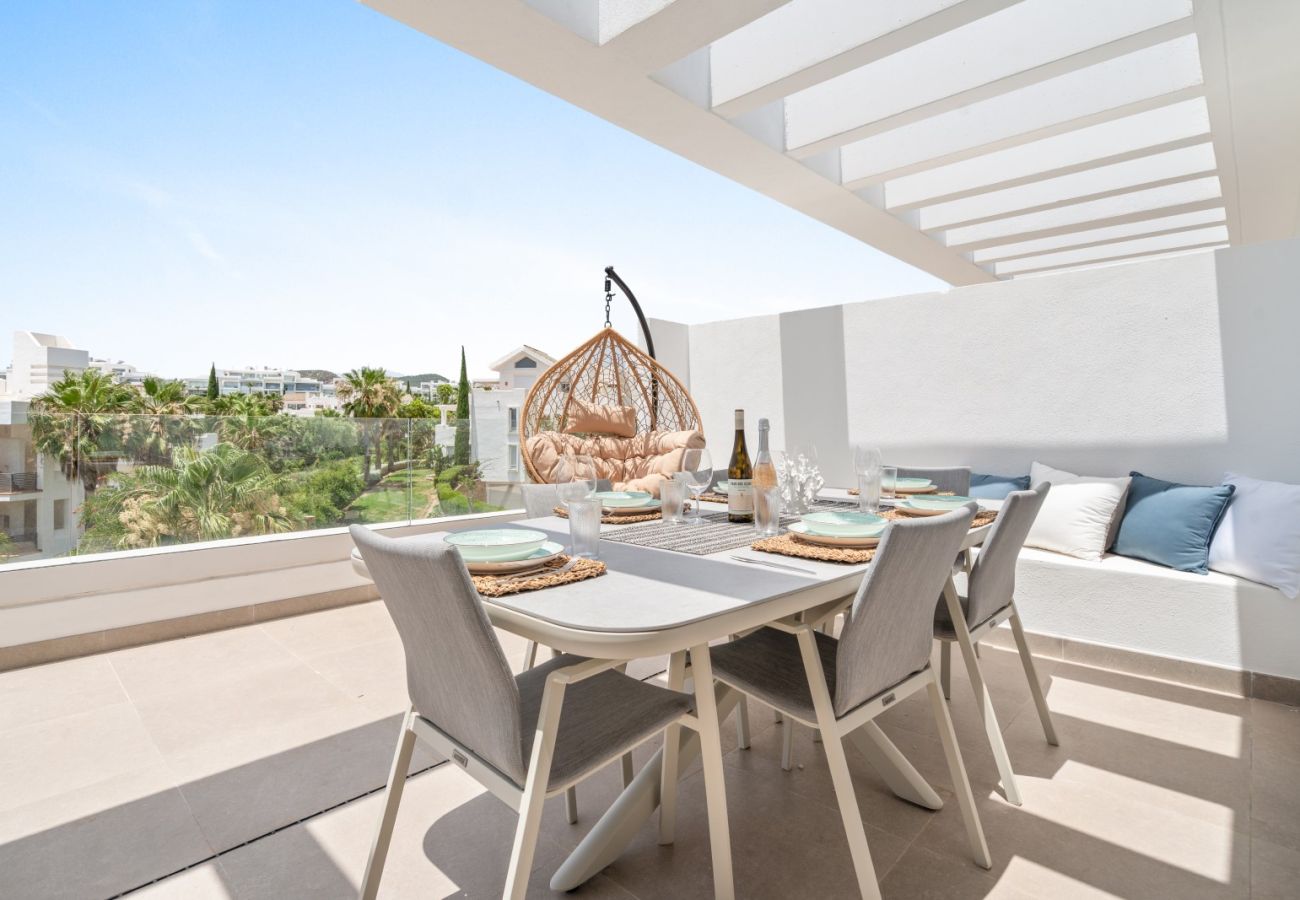 Appartement à Casares - Modern 3-pax Apt & Solarium ALCAZABA LAGOON (2023)