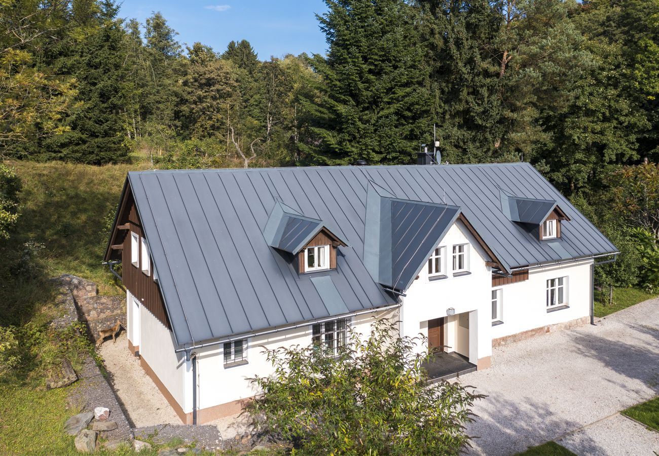 Villa in Mladé Buky - Villa mit Pool,  Skigebiete KJH348