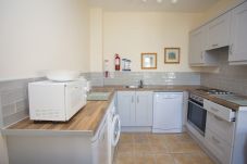 Kilkee Holiday Homes, Seaside Holiday Accommodation, Kilkee, County Clare, Ireland. Modern Kitchen.