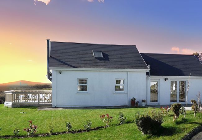 The White Cottage Leap, Holiday Accommodation Available near Rosscarbery County Cork Exterior of The White Cottage Leap, Holiday Accommodation Available near Rosscarbery County Cork