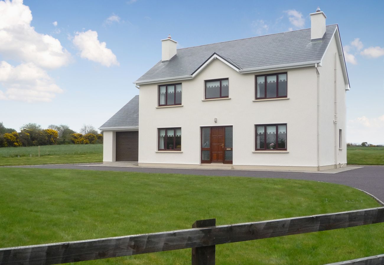 Boherbue Holiday Home Large Pet Friendly Holiday Accommodation near Mallow, County Cork Boherbue Holiday Home Large Pet Friendly Holiday Accommodation near Mallow, County Cork