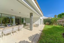 Villa in Marbella - Contemporary & Very Spacious Villa Puerto Banus