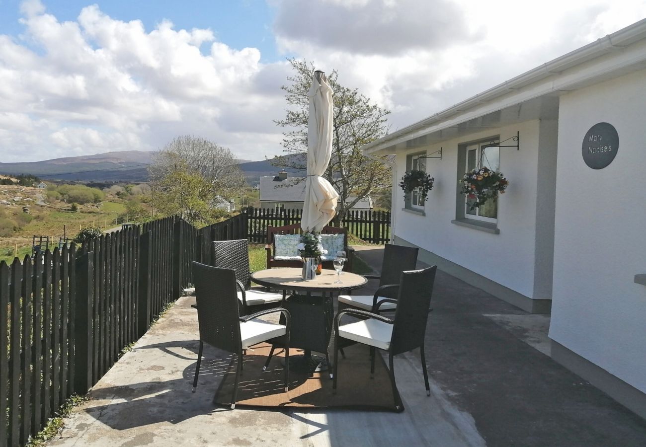 Charming Mary Naoise Family Self-Catering Holiday Home, Lettermacaward, County Donegal Charming Mary Naoise Family Self-Catering Holiday Home, Lettermacaward, County Donegal