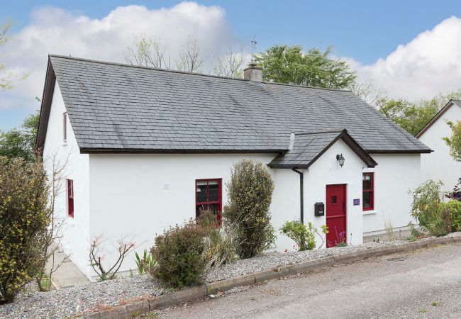 Daisy’s Cottage Barnabrow near Ballycotton, County Cork Daisy’s Cottage, Beautiful Self-Catering Holiday Accommodation near Ballycotton, County Cork