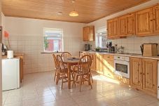 Cottage in Roundstone - Dogs Bay Holiday Cottage Ref 396