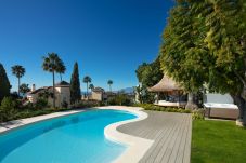 Villa in Marbella - Luxury Villa with High Security, Pool & Jacuzzi