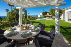 Villa in Marbella - Luxury Villa with High Security, Pool & Jacuzzi